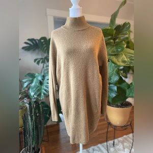 NWOT BCBG Tan Turtleneck Sweater 🪩